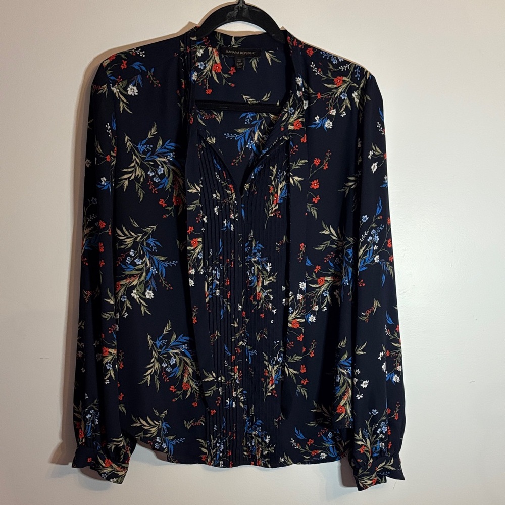 Banana Republic Tall long sleeve floral blouse